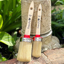 Load image into Gallery viewer, Petite Synthetic Oval Brush