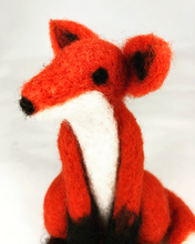 Load image into Gallery viewer, Rusty Fox Needle Felting Kit
